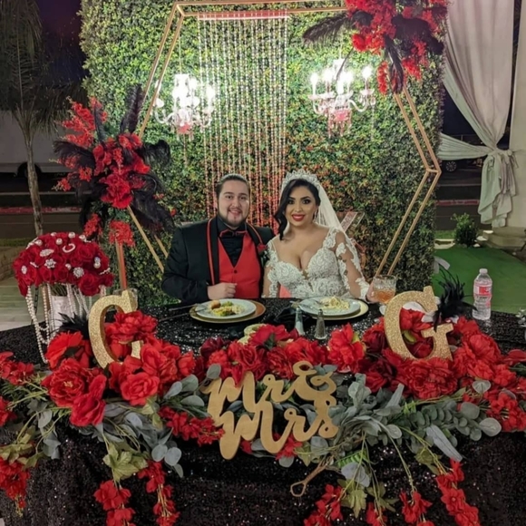 Meet your Posher, Gwendalyn - Picture 5 of 6